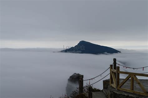 梵淨山哪個門進——探索梵淨山的入口與风景